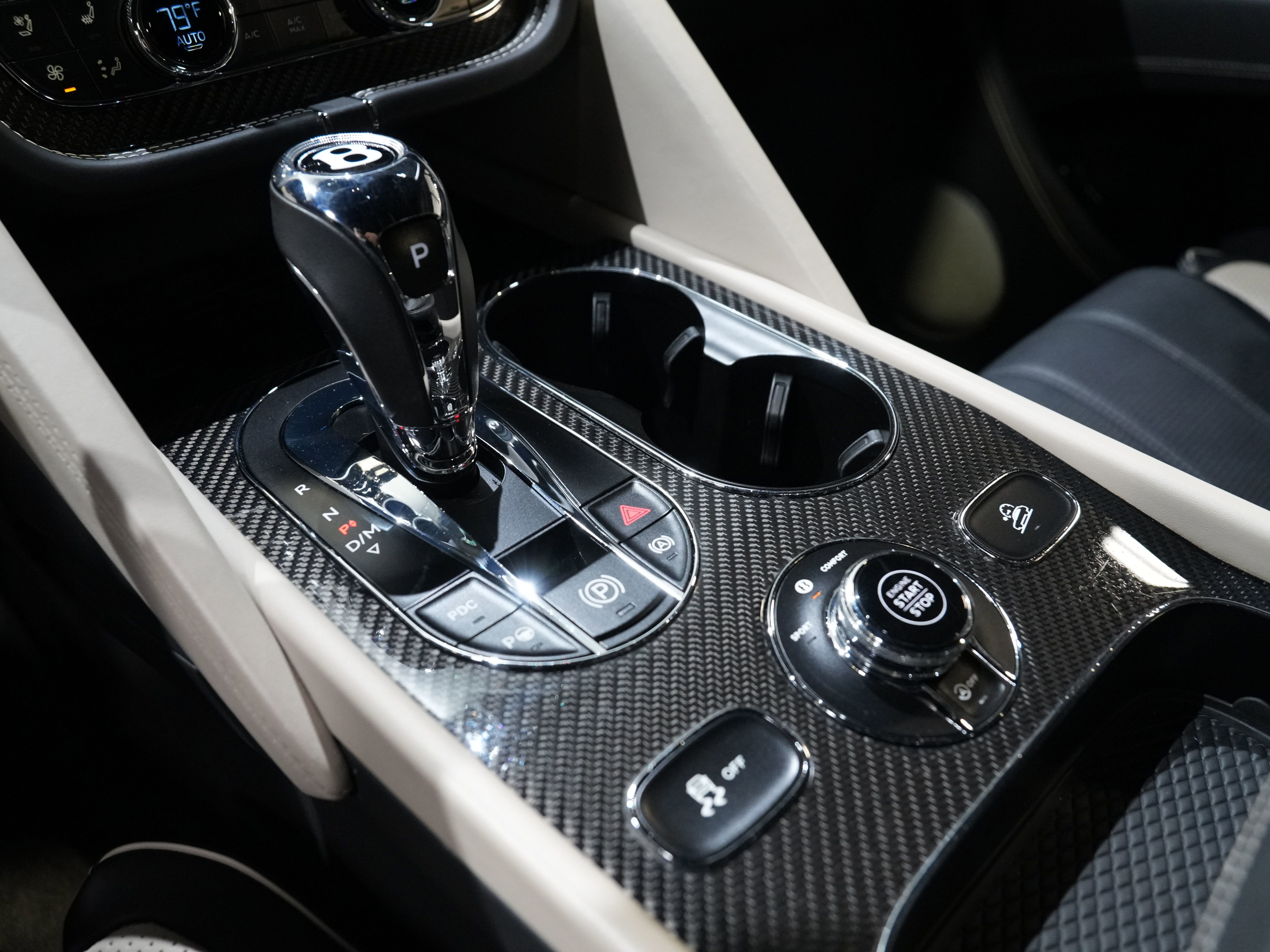 Used 2022 Bentley Bentayga image 49