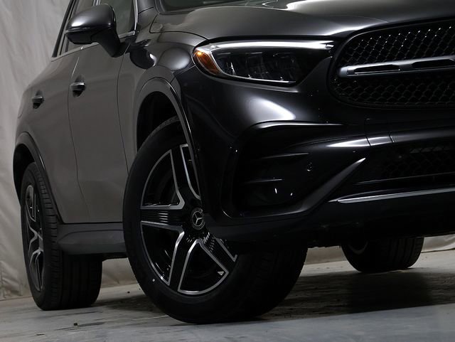 Certified 2026 Mercedes-Benz GLC 300 4MATIC image 4