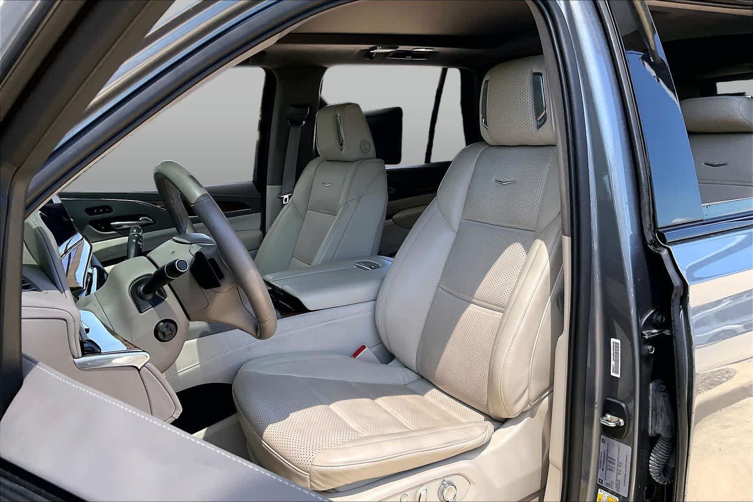 Used 2021 Cadillac Escalade Sport Platinum AWD/4WD image 8