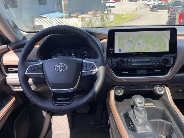 Used 2026 Toyota Grand Highlander AWD image 16