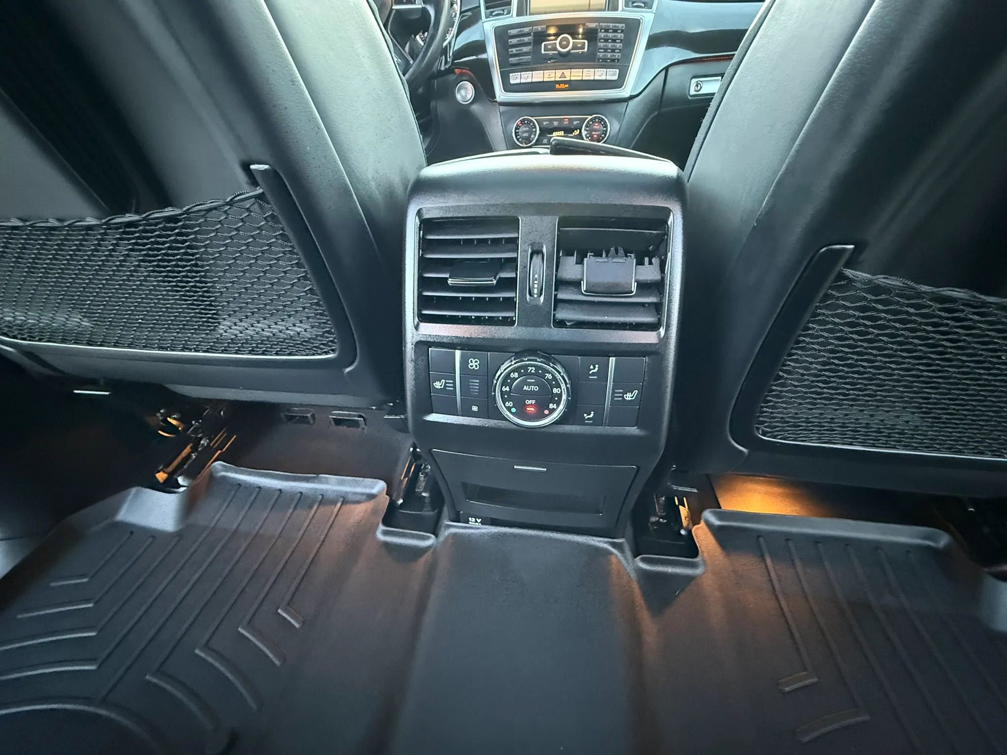 Used 2015 Mercedes-Benz GL 550 4MATIC image 38