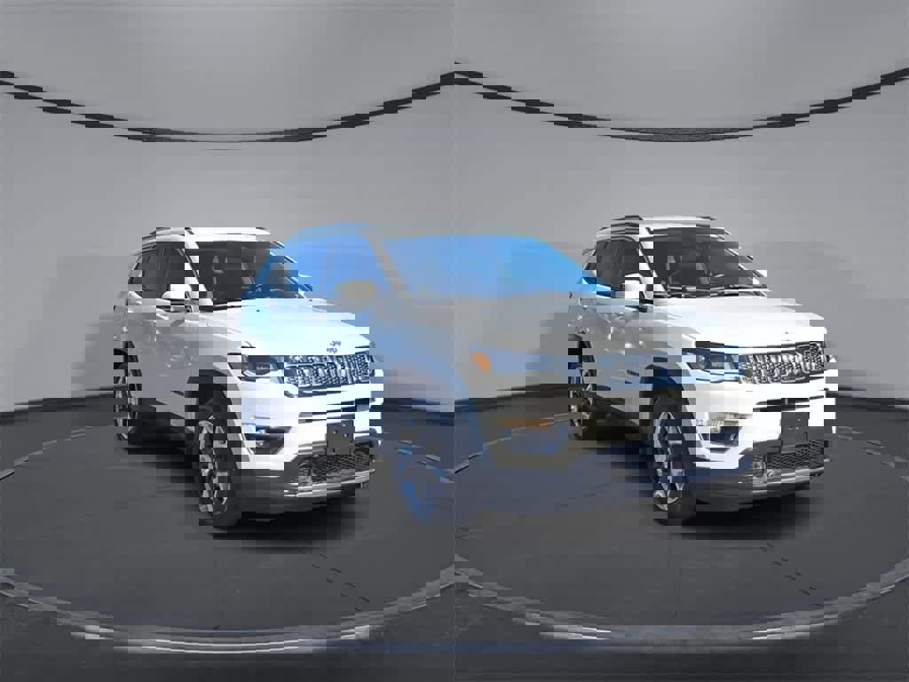 Used 2018 Jeep Compass Limited w/ Navigation Group image 2