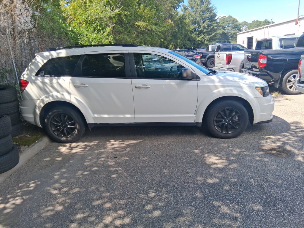 Used 2020 Dodge Journey SE w/ SE Popular Equipment Group FWD image 4