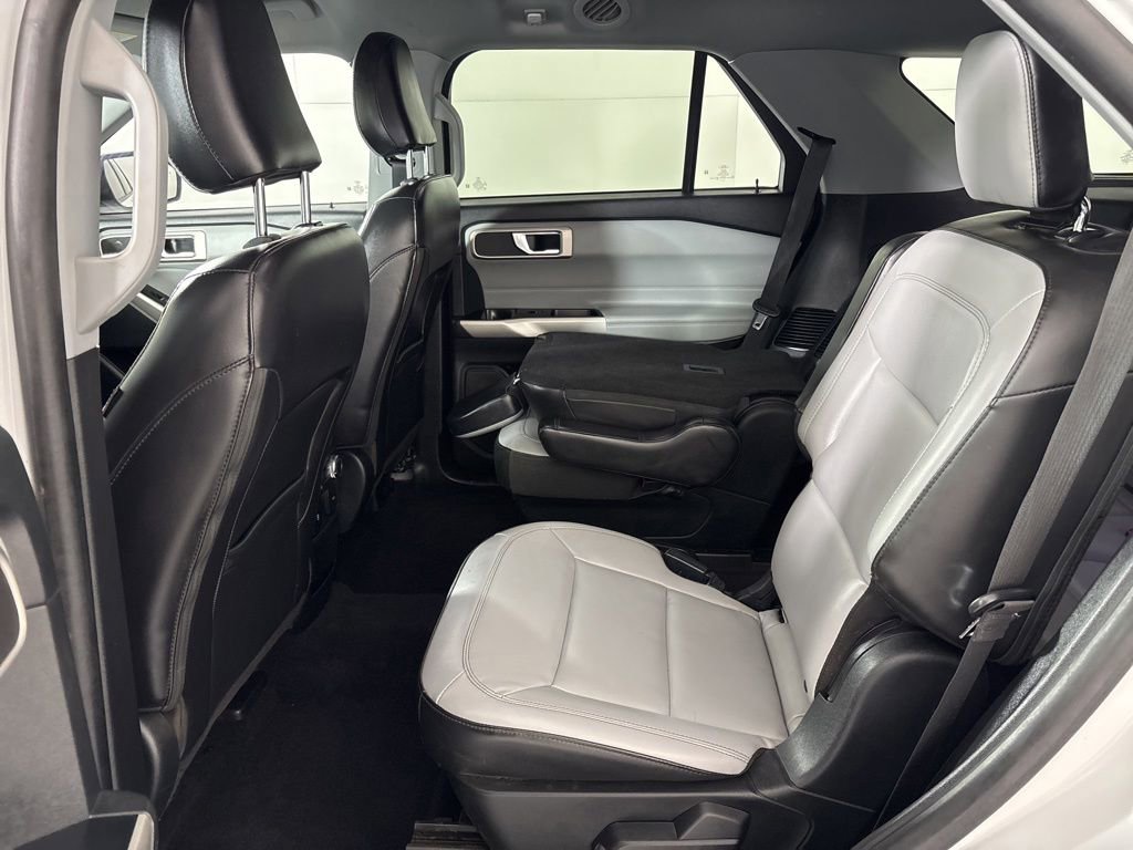 Used 2021 Ford Explorer XLT w/ Equipment Group 202A RWD image 28