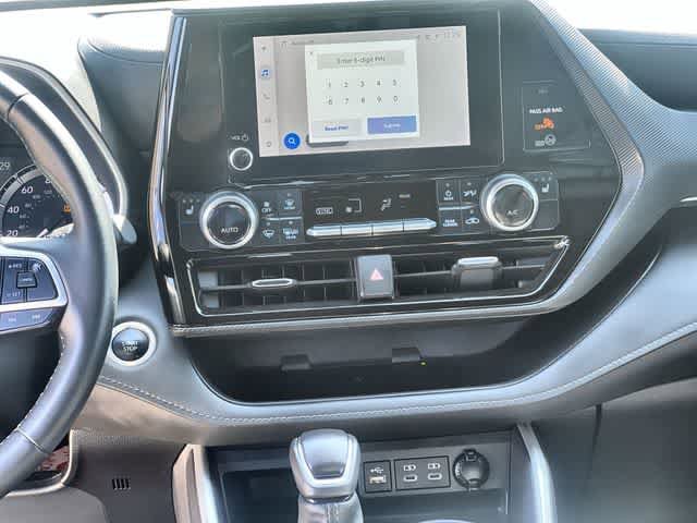 Used 2024 Toyota Highlander XSE FWD image 18