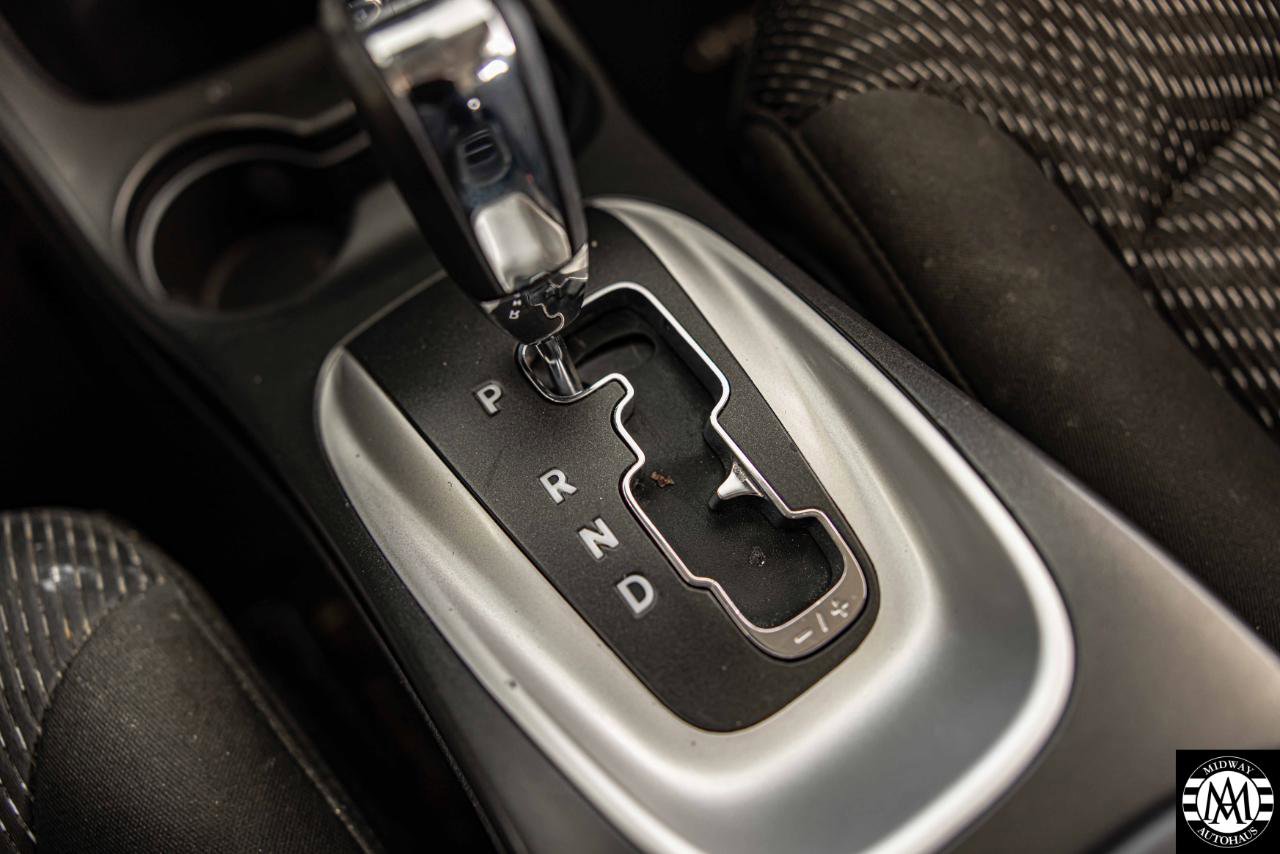 Used 2015 Dodge Journey SXT w/ Flexible Seating Group image 16