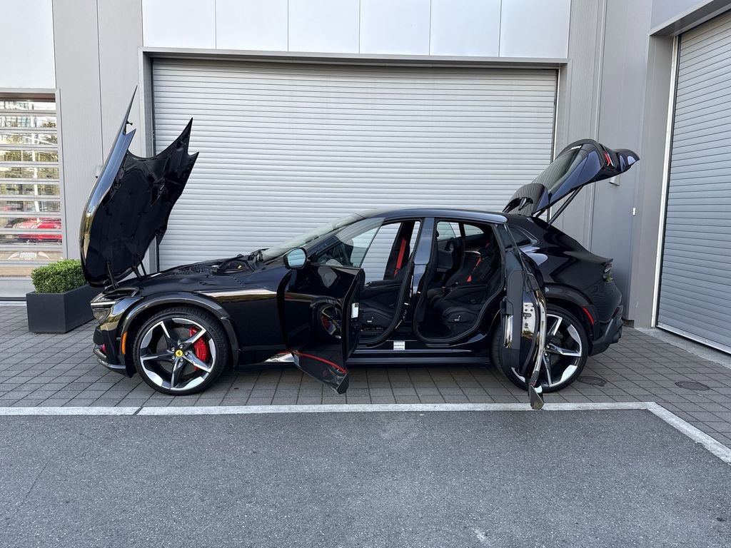 Certified 2024 Ferrari Purosangue image 28