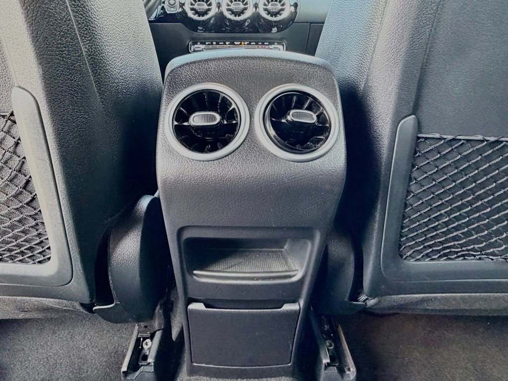 Used 2021 Mercedes-Benz GLA 250 image 32