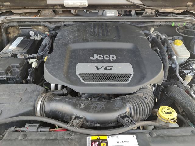 Used 2016 Jeep Wrangler Unlimited Sahara w/ Connectivity Group image 29