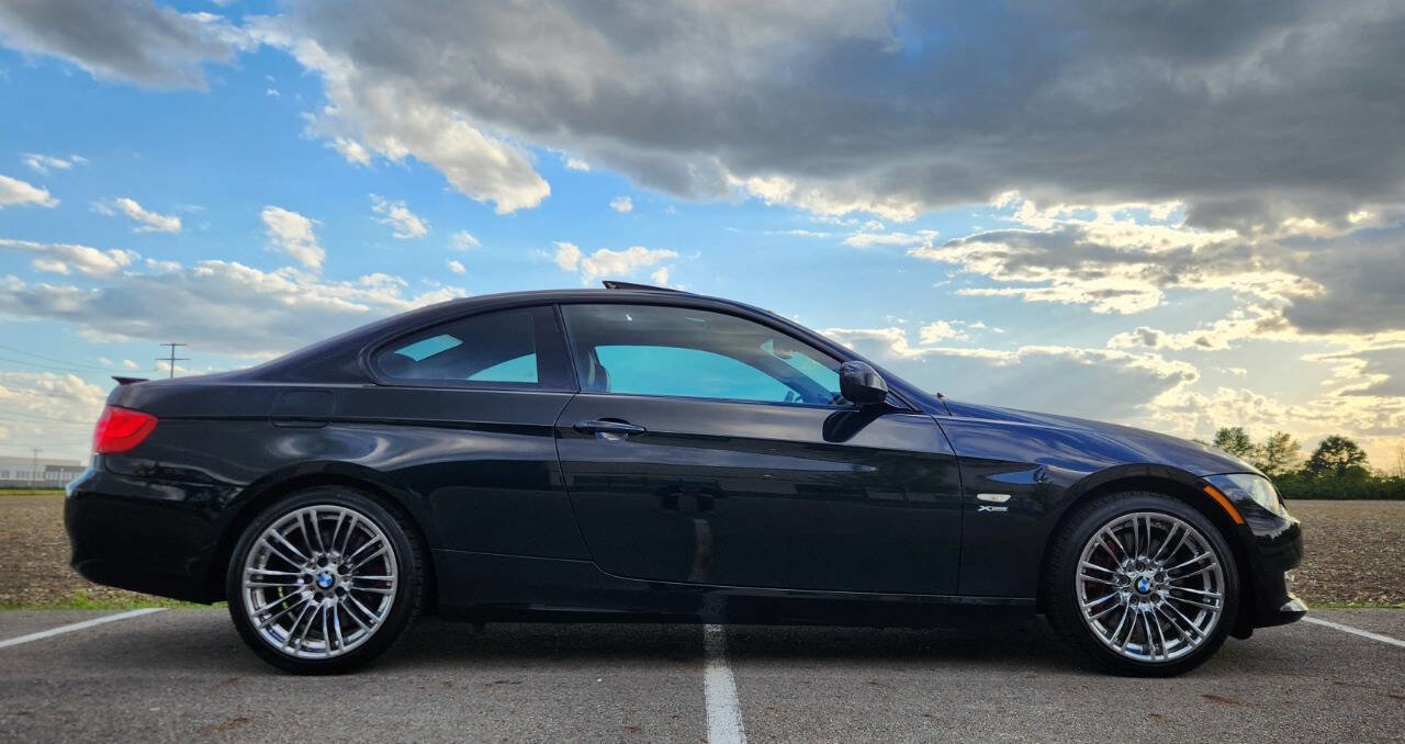 Used 2011 BMW 335i xDrive Coupe AWD/4WD image 5