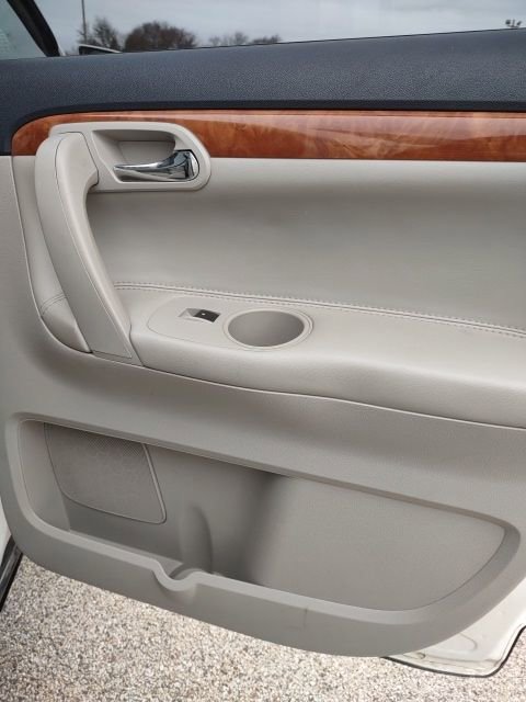 Used 2008 Saturn Outlook XR w/ Premium Trim Package image 23