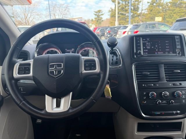 Used 2019 Dodge Grand Caravan SE w/ Rear Park Assist Package image 20