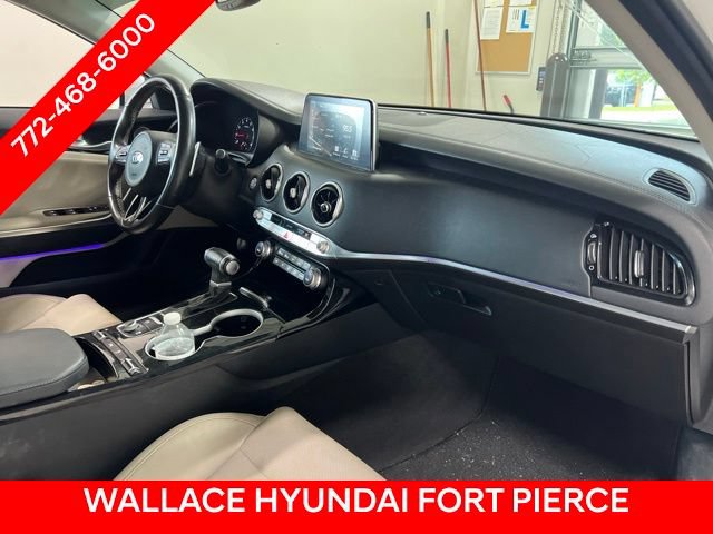Used 2018 Kia Stinger Premium RWD image 6