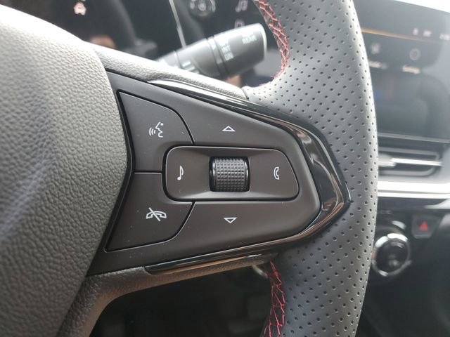 New 2026 Chevrolet Trax RS w/ Sunroof Package image 24