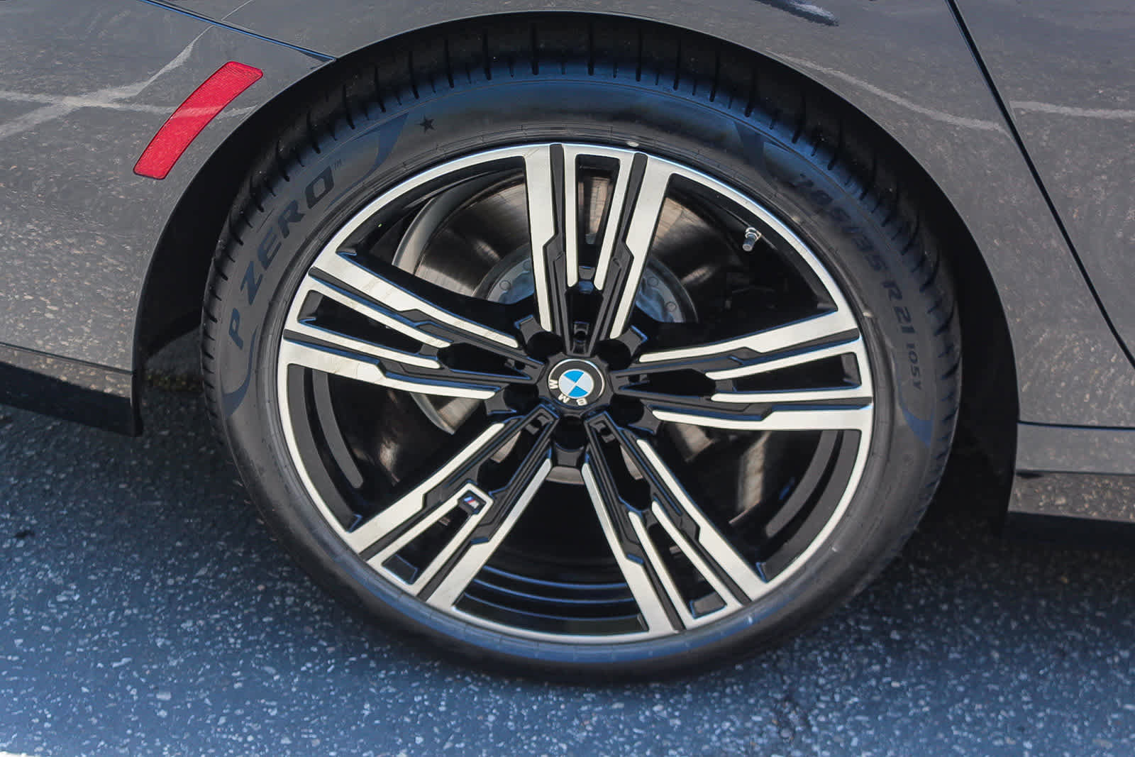 Certified 2023 BMW 740i RWD image 8