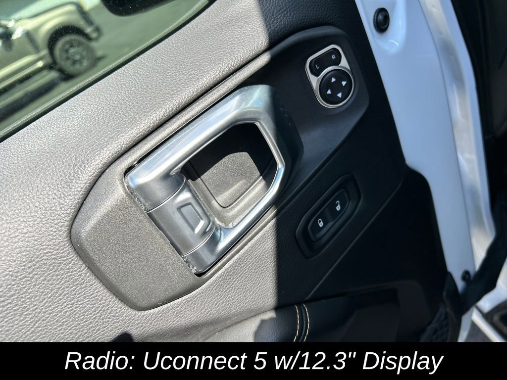 Used 2024 Jeep Wrangler Unlimited Sahara AWD/4WD image 14