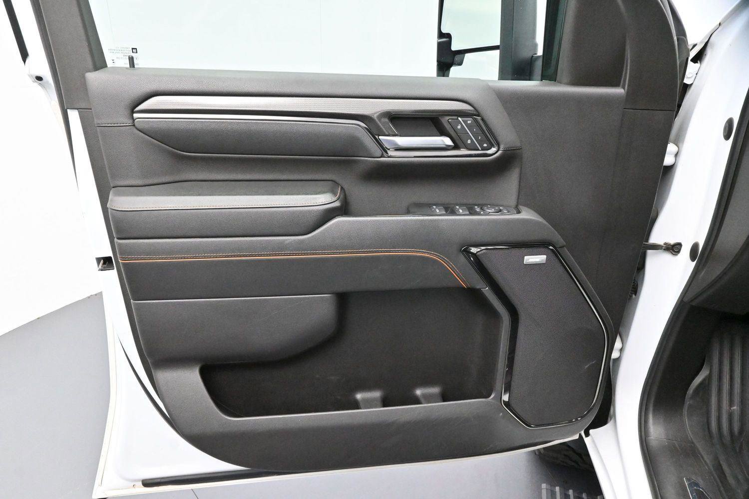 Used 2024 GMC Sierra 2500 AT4 w/ AT4 Premium Plus Package AWD/4WD image 10
