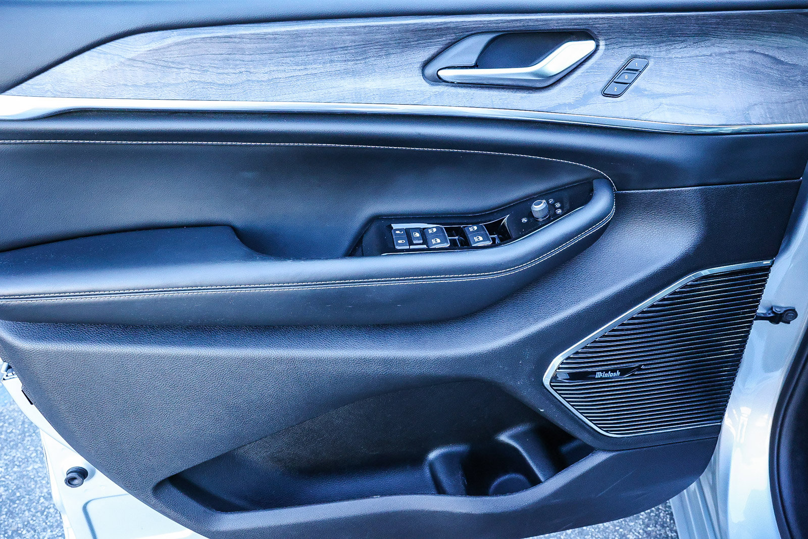 Used 2022 Jeep Grand Cherokee Overland image 29