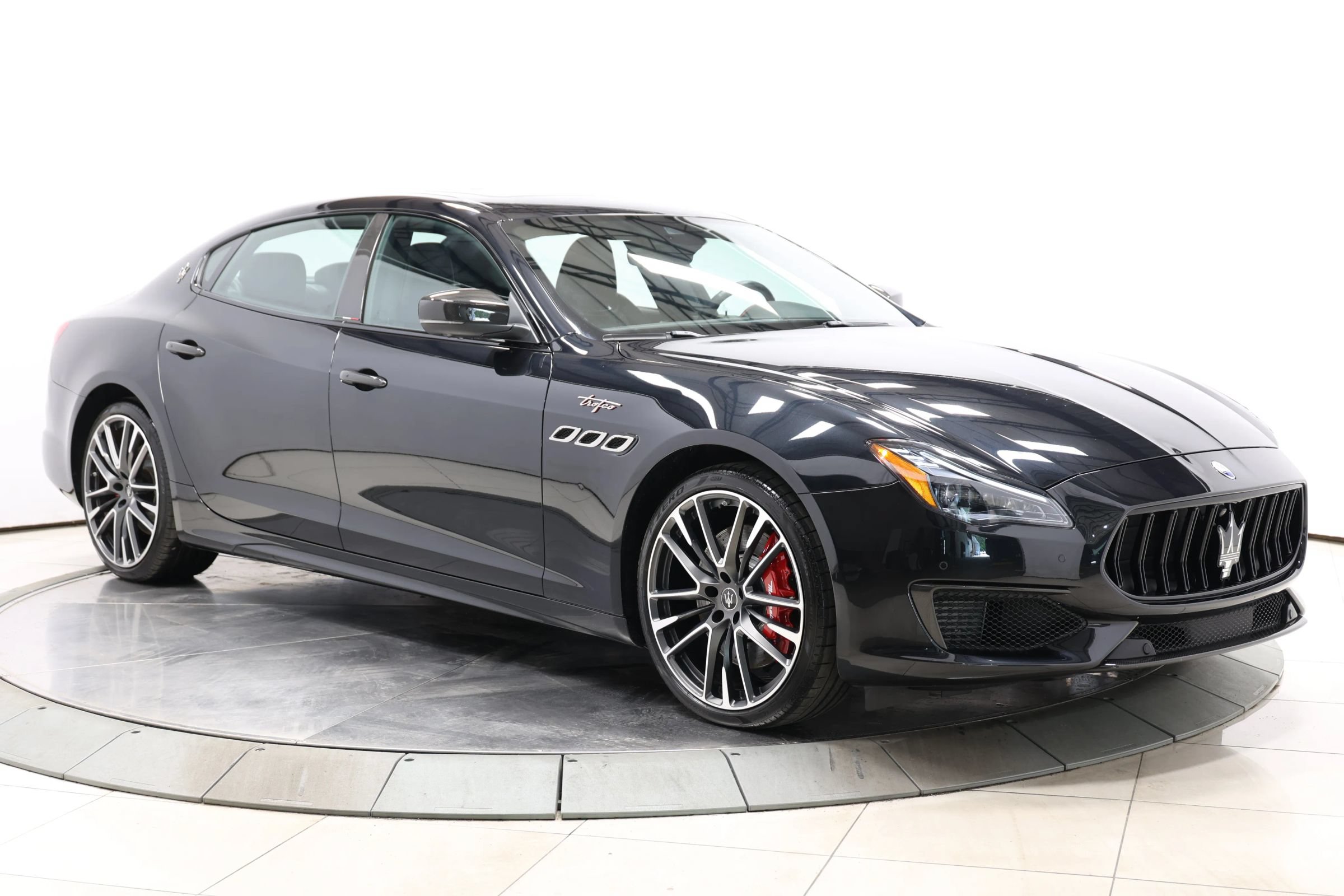 Used 2022 Maserati Quattroporte Trofeo RWD image 98