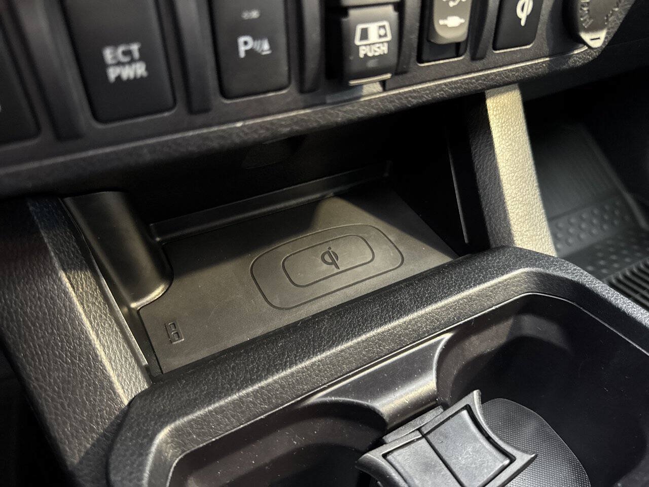 Used 2019 Toyota Tacoma TRD Sport AWD/4WD image 40