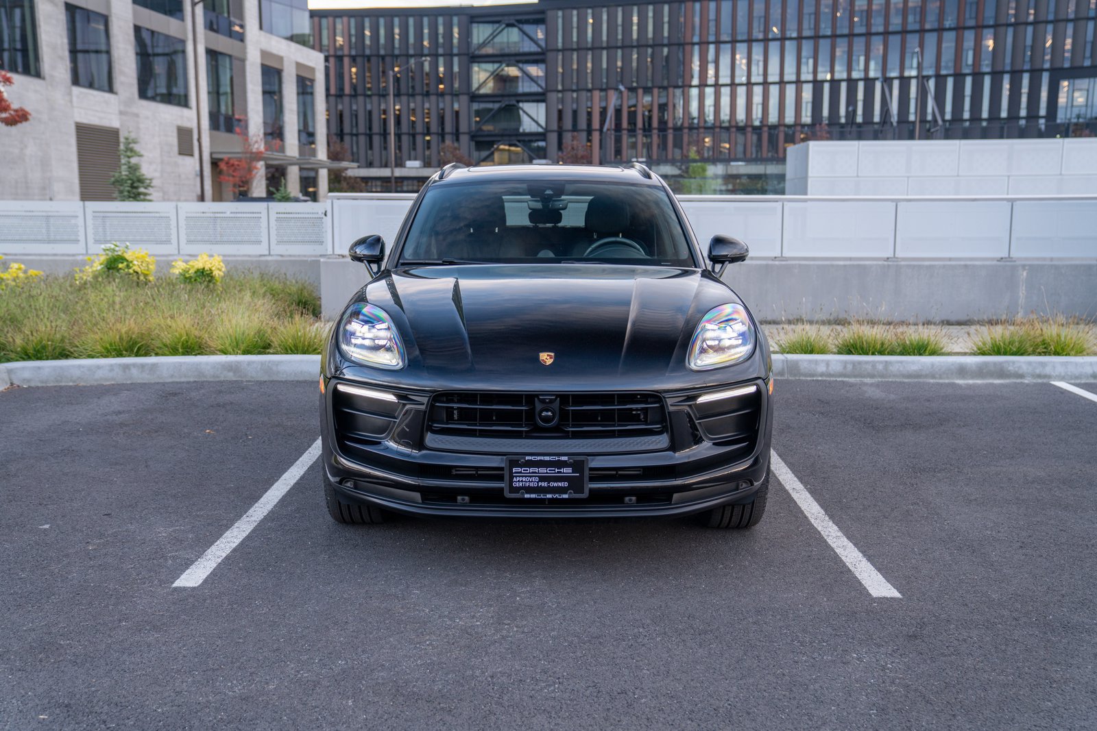 Certified 2026 Porsche Macan Turbo AWD/4WD image 6