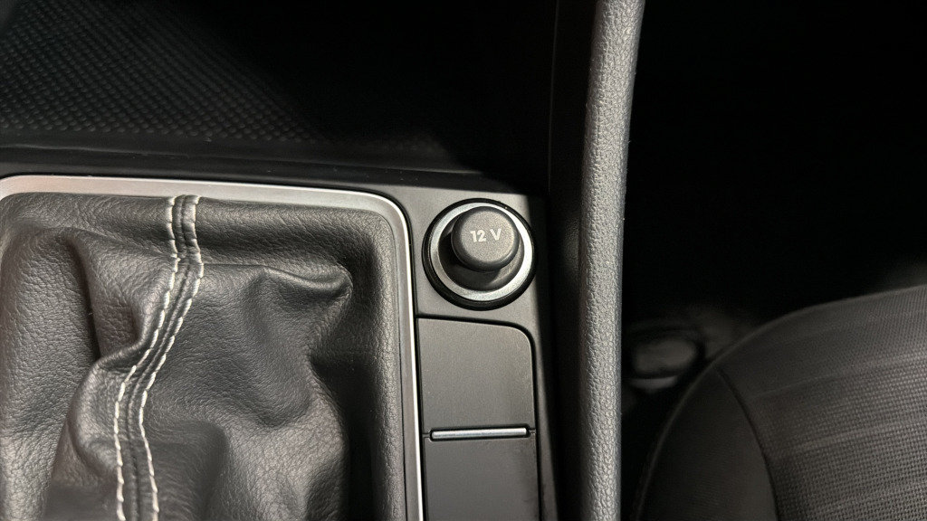 Certified 2024 Volkswagen Jetta S FWD image 32