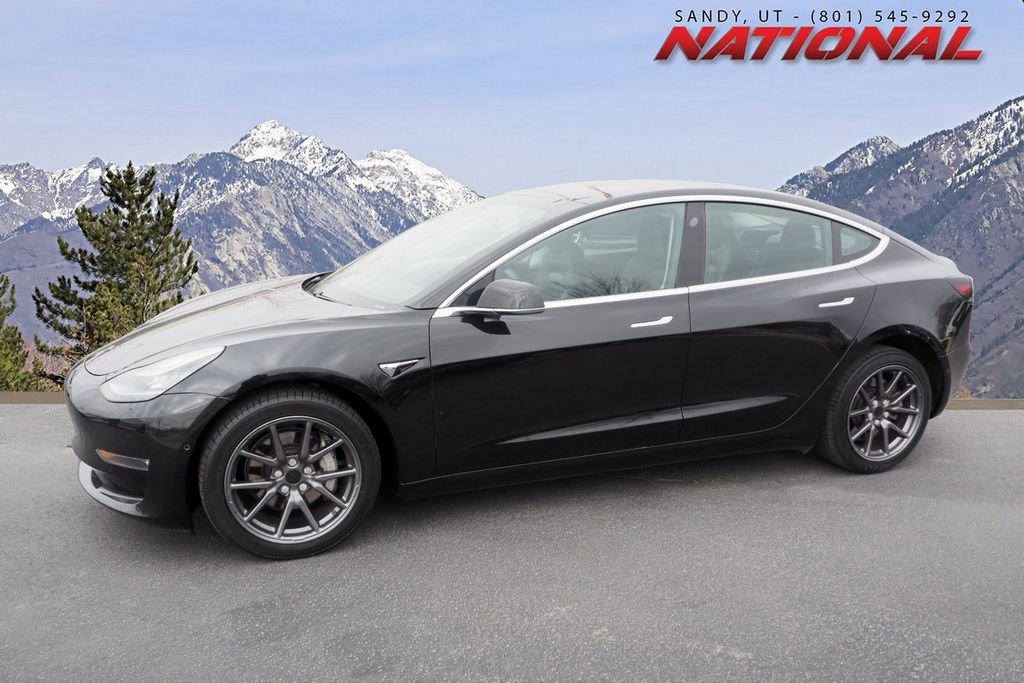 Used 2019 Tesla Model 3 Standard Range Plus image 1
