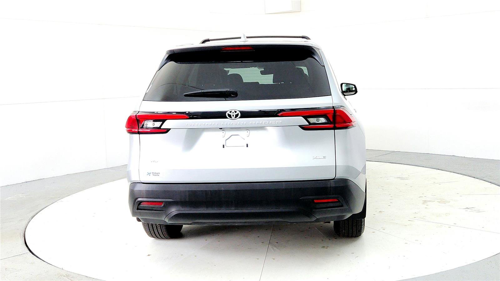 Certified 2024 Toyota Grand Highlander XLE image 5