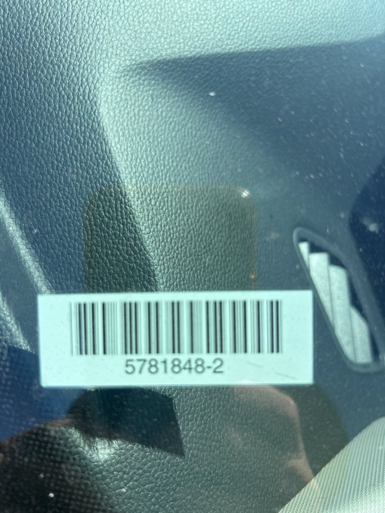 Used 2025 Volkswagen Atlas SE FWD image 2