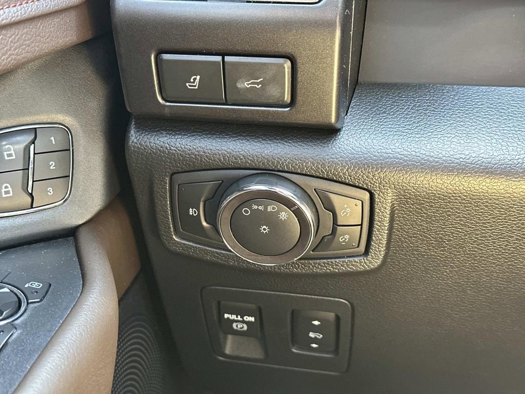 Used 2020 Ford Expedition Max King Ranch w/ Cargo Package AWD/4WD image 27