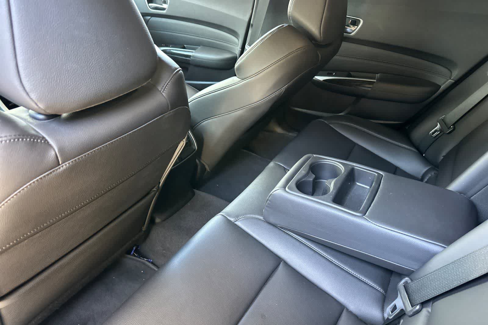 Used 2019 Acura TLX FWD image 5