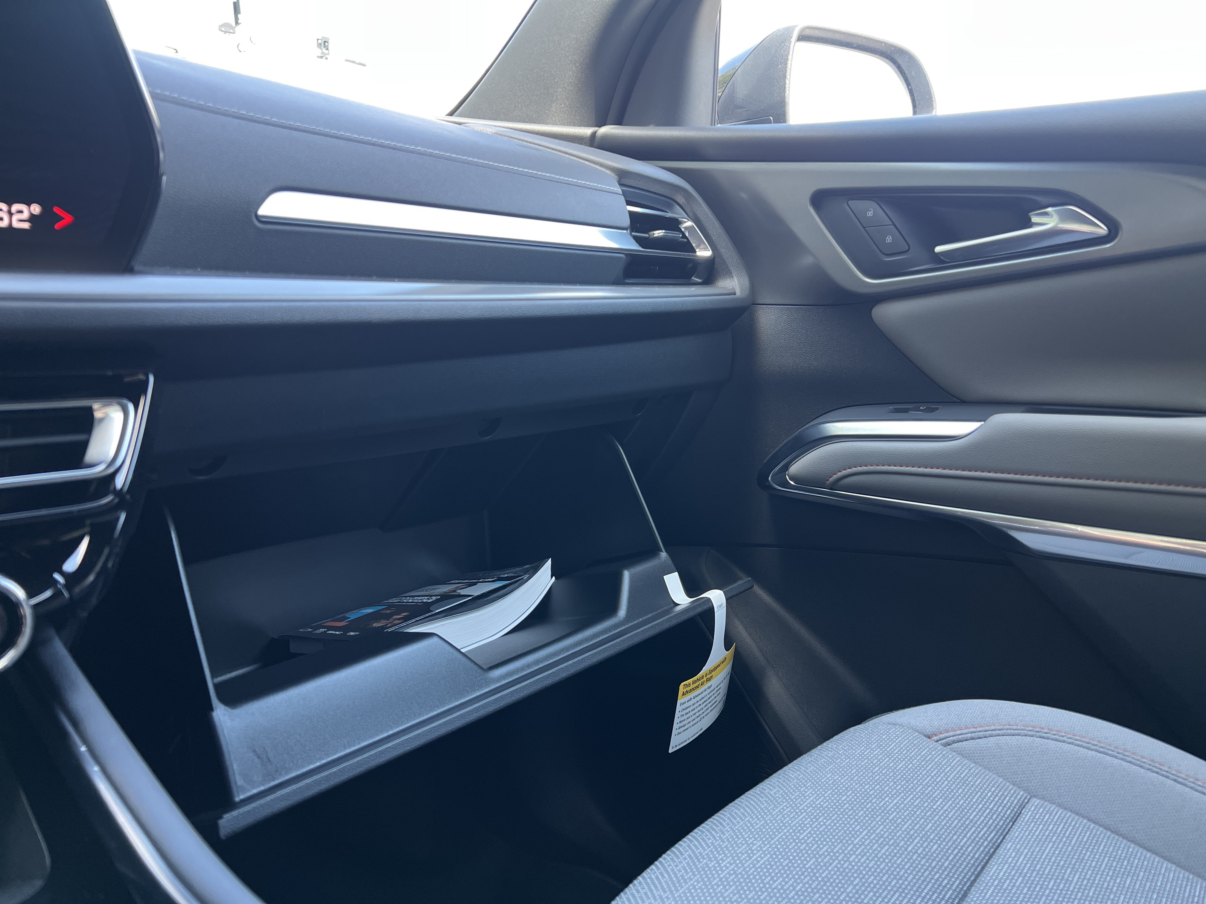 New 2027 Chevrolet Traverse LT w/ Sun and Wheel Package FWD image 61