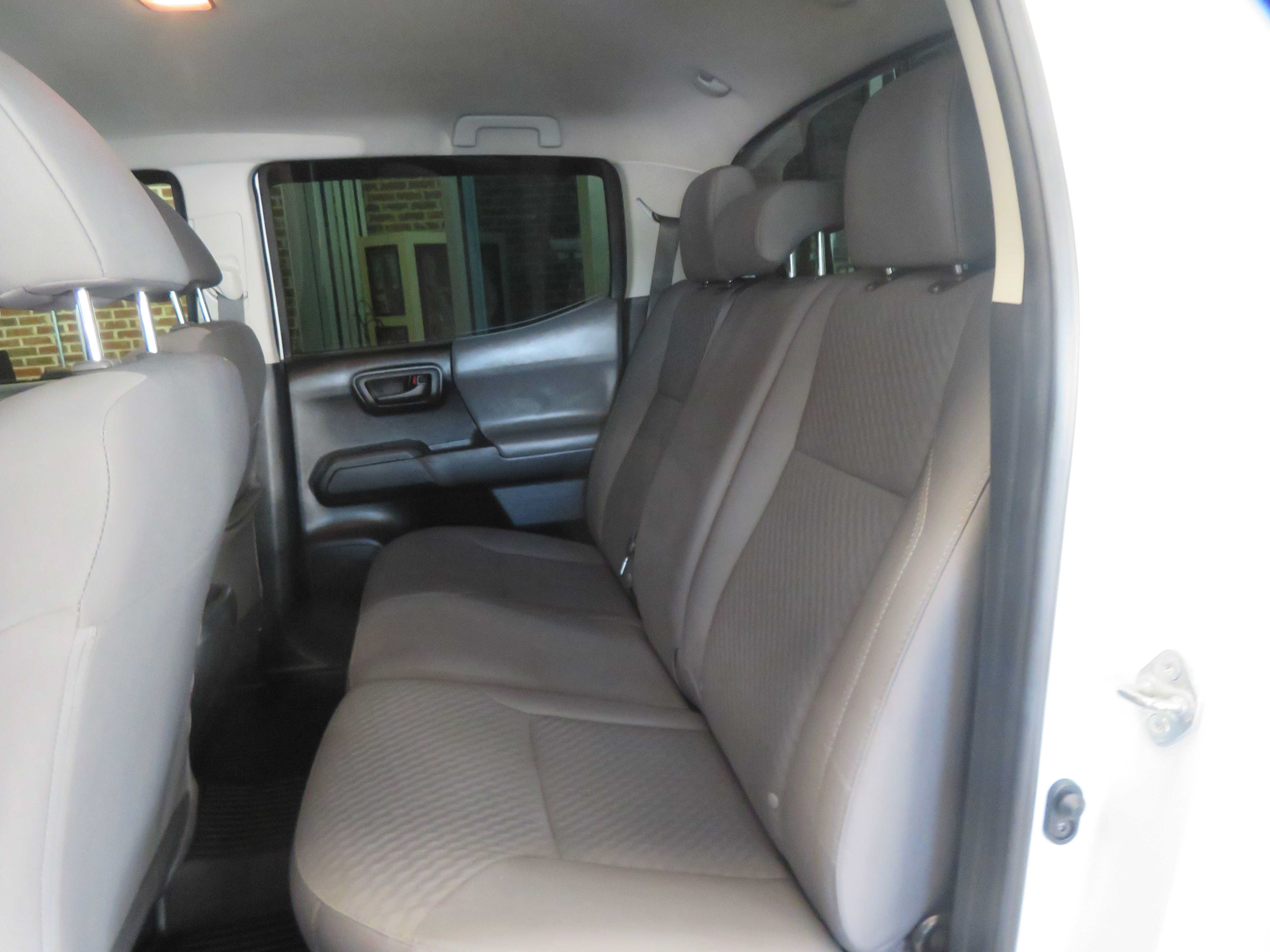 Used 2020 Toyota Tacoma SR AWD/4WD image 19
