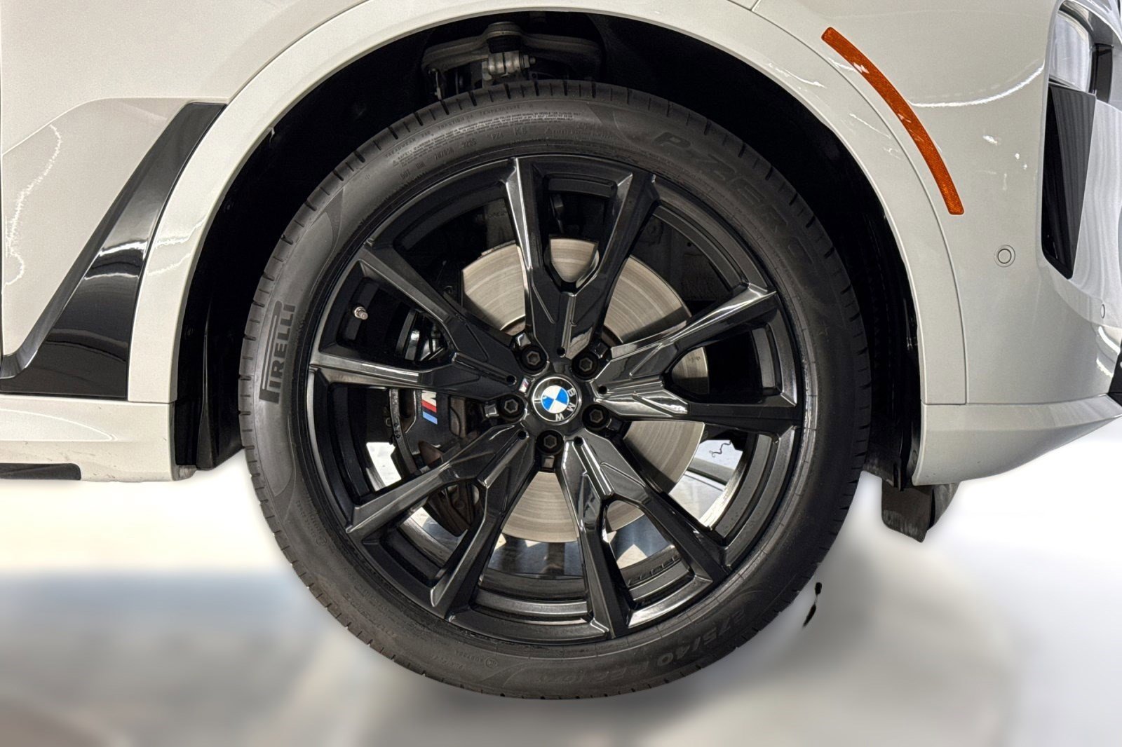 Used 2025 BMW X7 xDrive40i w/ M Sport Package AWD/4WD image 11