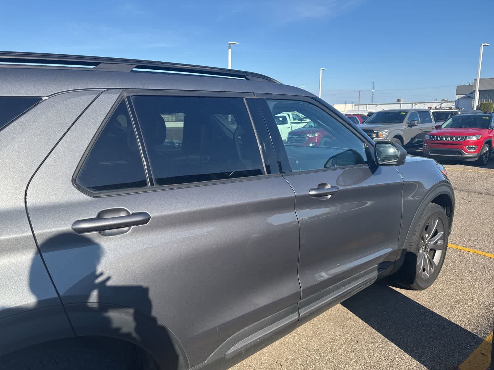 Used 2021 Ford Explorer XLT w/ Equipment Group 202A image 20