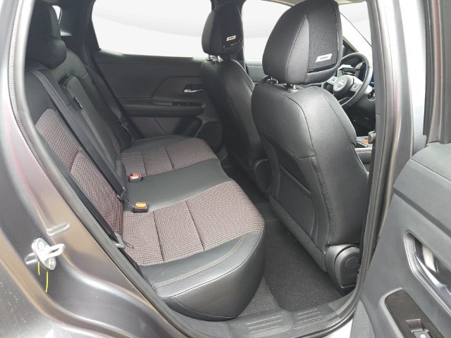 New 2027 Nissan Kicks SR w/ SR Premium Package FWD image 38