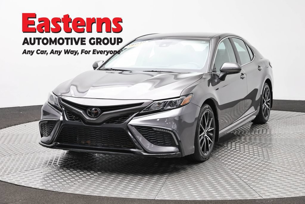 Used 2024 Toyota Camry SE FWD image 1