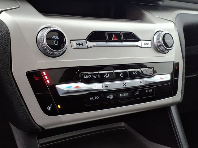 Used 2022 Ford Explorer XLT image 19