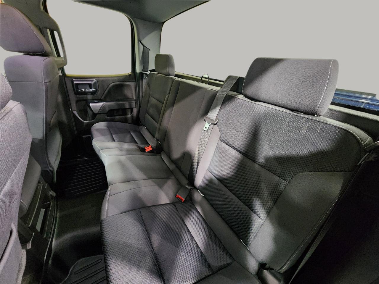 Used 2018 Chevrolet Silverado 1500 LT w/ All Star Edition image 31