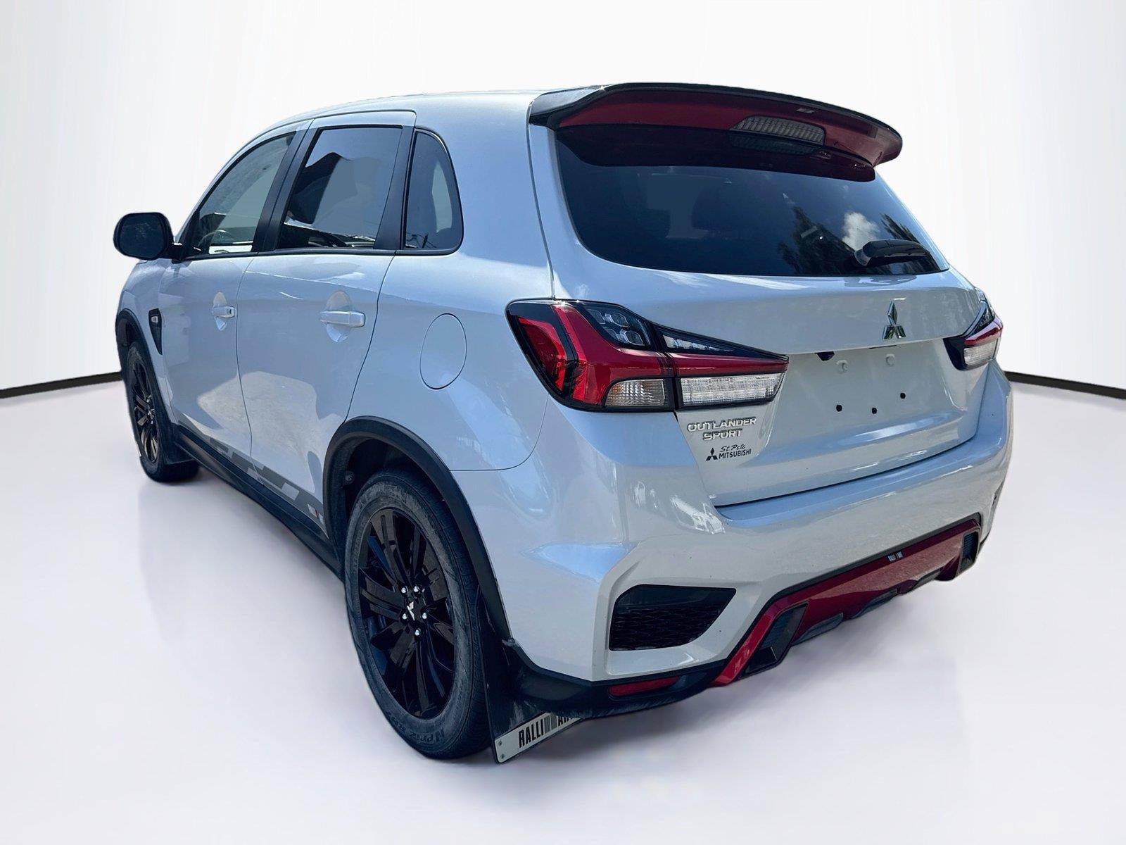 Used 2026 Mitsubishi Outlander Sport AWD image 3
