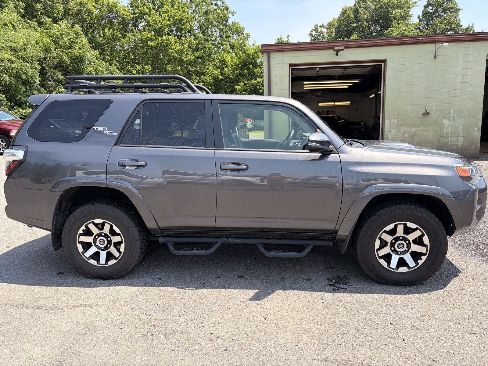 Used 2017 Toyota 4Runner TRD Off-Road Premium AWD/4WD image 6