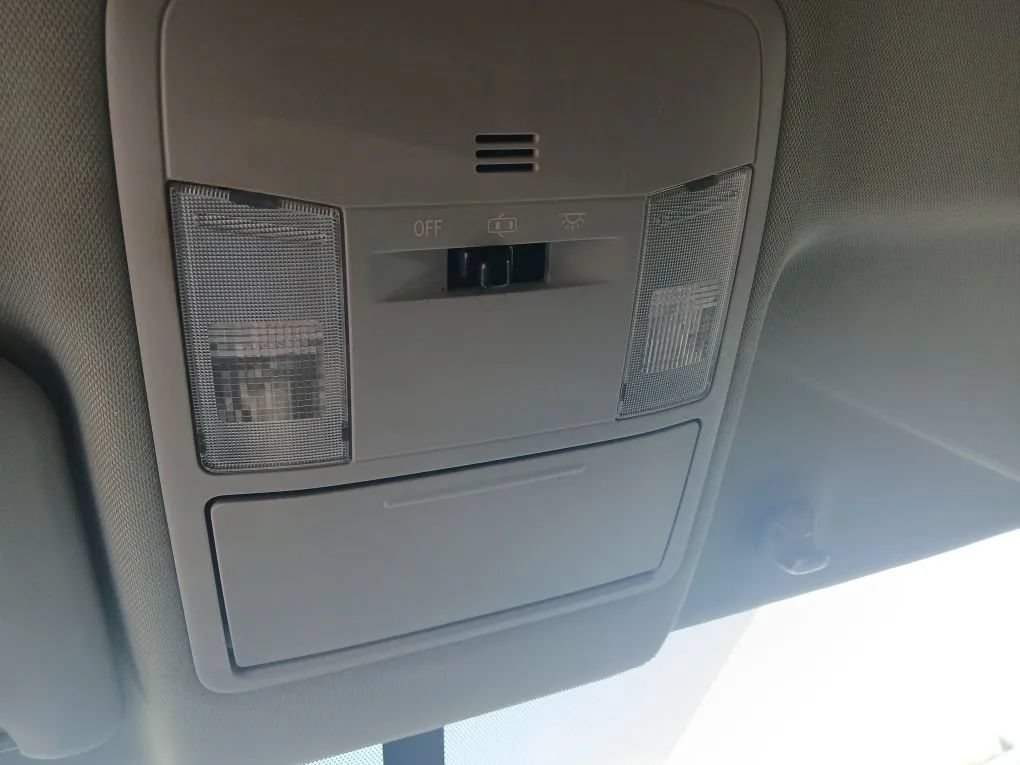 Used 2016 Toyota RAV4 LE FWD image 14