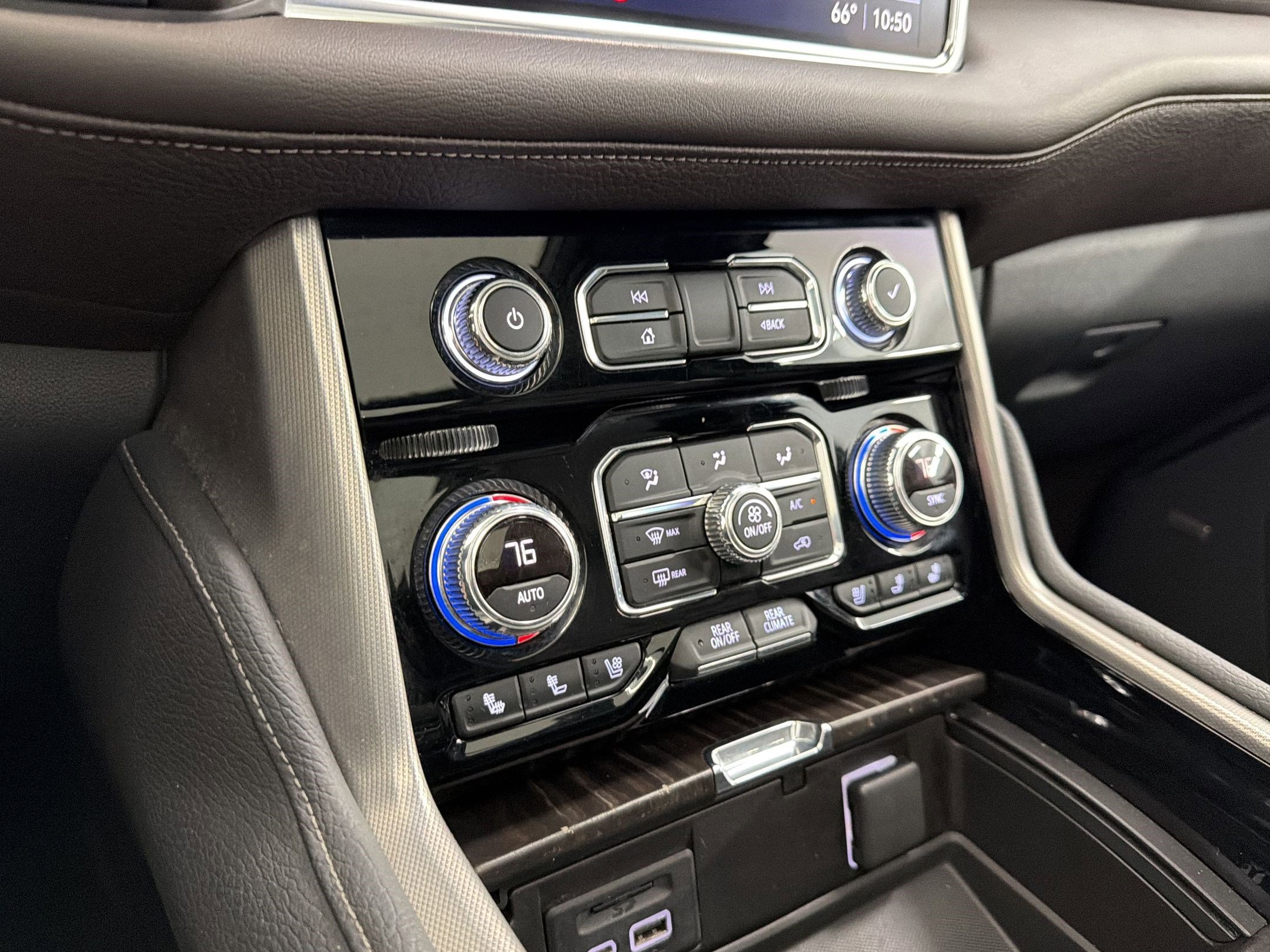 Used 2021 GMC Yukon XL Denali w/ Denali Ultimate Package RWD image 32