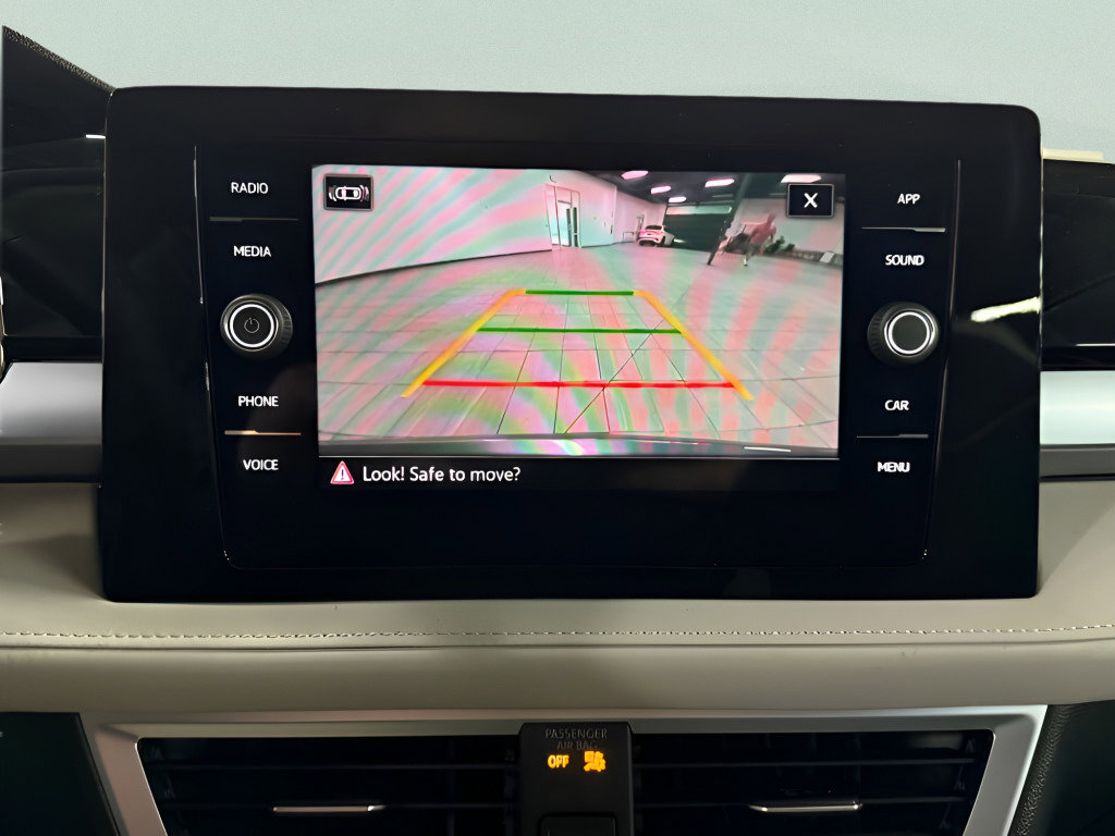 New 2025 Volkswagen Taos SE image 16