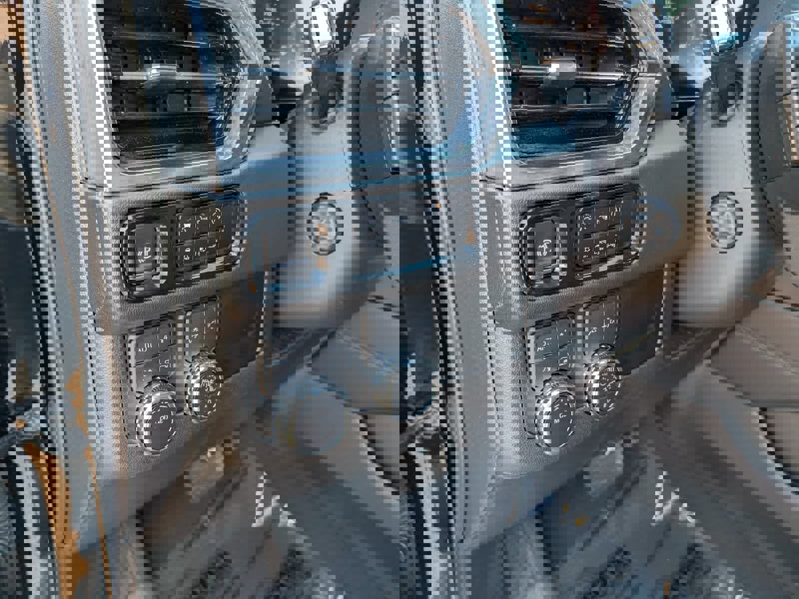 Certified 2025 GMC Yukon XL Denali w/ Sun & Power Step Package image 23