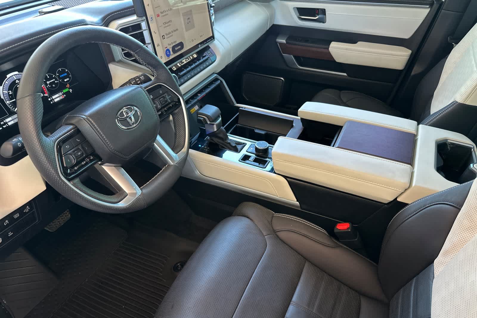 Used 2024 Toyota Sequoia Capstone AWD/4WD image 11