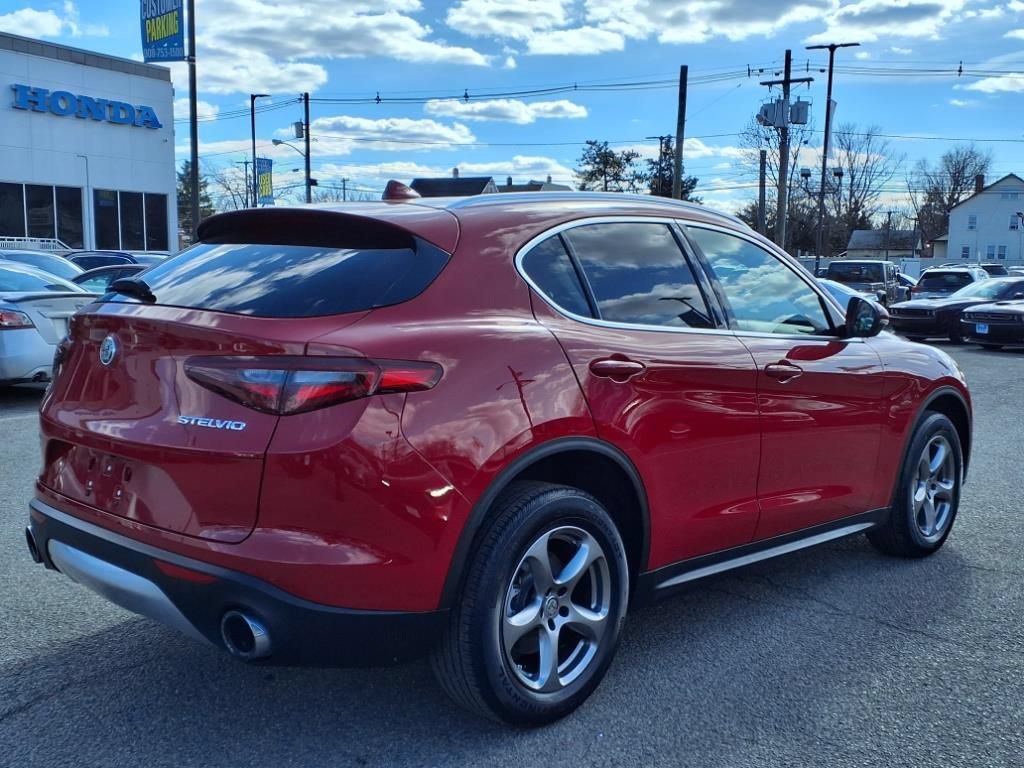 Used 2021 Alfa Romeo Stelvio Sprint AWD/4WD image 6