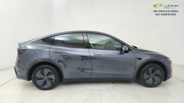 Used 2026 Tesla Model Y 2WD image 11