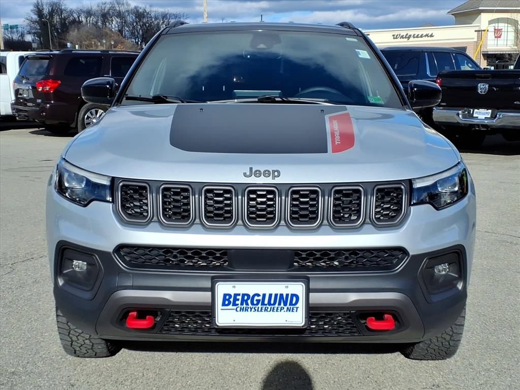Used 2025 Jeep Compass Trailhawk w/ Trailhawk Elite Group image 9