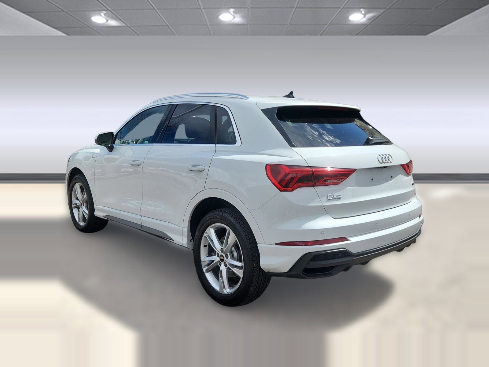 Used 2024 Audi Q3 2.0T Premium Plus w/ Premium Plus Package image 3